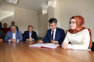 Başbakan Yardımcısı Hakan Çavuşoğlu Bursa'da nikah şahitliği yaptı