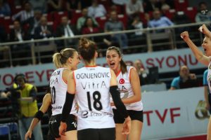 Eczacıbaşı VitrA seride 2-1 &ouml;ne ge&ccedil;ti