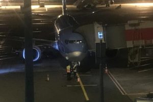 Yolcu rahatsızlandı u&ccedil;ak İstanbul'a acil iniş yaptı!