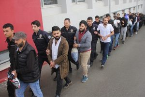 Dolandırıcılık &ouml;nerileri verdiği anlar ortaya &ccedil;ıktı!