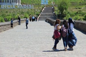 Tatili fırsat bilenler oraya akın etti