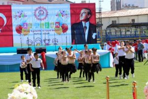 G&uuml;neydoğu Anadolu'da 23 Nisan coşkusu
