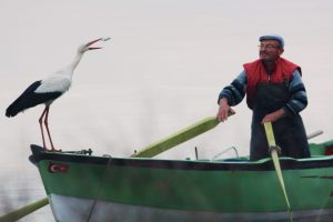 Bursa'daki Adem Amca ve Yaren Leylek'in ilgin&ccedil; hikayesi sergiye konu oldu