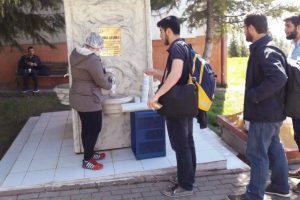 Belediyeden &ouml;ğrencilere 'anne &ccedil;eşmesi'