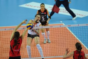 Vakıfbank seride durumu 2-2'ye getirdi