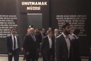 Karamollaoğlu'na Madımak s&uuml;rprizi