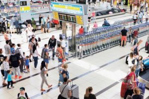 1 Mayıs İş&ccedil;i Bayramı tatili u&ccedil;ak bileti fiyatlarını u&ccedil;urdu