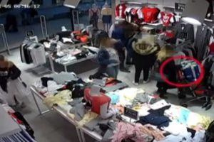 Alışveriş merkezi hırsızları kamerada