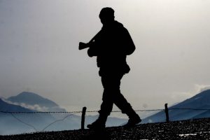 Diyarbakır'ın Lice ve Kulp il&ccedil;elerinde sokağa &ccedil;ıkma yasağı