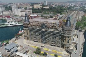 Haydarpaşa Garı'ndaki &ccedil;alışmalar havadan g&ouml;r&uuml;nt&uuml;lendi