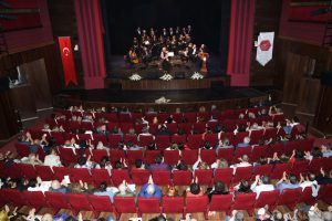 Bursa İT&Uuml;DER'den M&uuml;nir Nurettin Sel&ccedil;uk' anısına konser