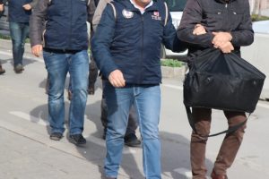 FET&Ouml;'n&uuml;n askeri mahrem yapılanmasına operasyon