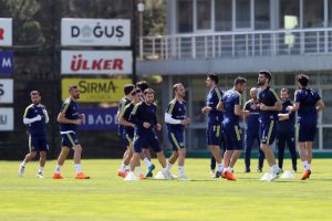 Fenerbah&ccedil;e'de Kasımpaşa hazırlıkları s&uuml;r&uuml;yor