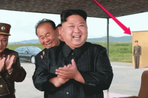 Kim Jong Un, kendi tuvaletini g&ouml;t&uuml;r&uuml;yor!