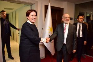 Akşener-Karamollaoğlu'ndan 17 dakikalık g&ouml;r&uuml;şme