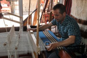 Son dokuma tezgah ustaları destek bekliyor
