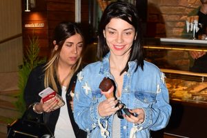 Merve Boluğur'un dondurma keyfi