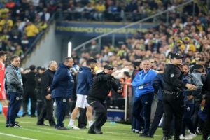 Fenerbah&ccedil;e - Beşiktaş ma&ccedil;ının başlama saati a&ccedil;ıklandı!