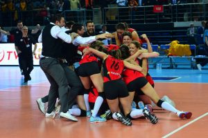 Voleybolda şampiyon VakıfBank oldu