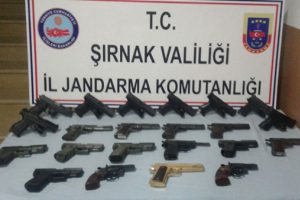 Şırnak'ta 22 tabanca ele ge&ccedil;irildi