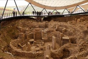 D&uuml;nyanın en eski tapınağı G&ouml;beklitepe'ye Stonehenge modeli