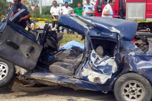 Trafik kazasında baba oğul can verdi