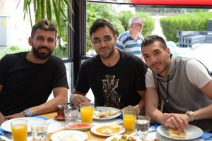 Bursaspor ma&ccedil;ı &ouml;ncesi Volkan Şen'den kahvaltı!