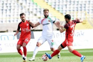 Karşıyaka mevcut kadroyu koruyacak