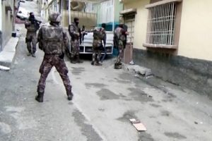 Gaziantep'te PKK operasyonu: 10 g&ouml;zaltı