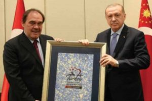 T&uuml;rkiye'nin UEFA EURO 2024 adaylık broş&uuml;r&uuml; a&ccedil;ıklandı