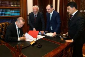 Cumhurbaşkanı Erdoğan adaylık i&ccedil;in muvafakatnameyi imzaladı
