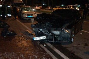 Bursa'da aşırı hız facia yaşattı:1 &ouml;l&uuml;, 3 yaralı