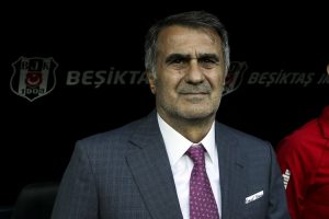 Galatasaray'dan Şenol G&uuml;neş'e pankartlı karşılama