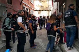 Bursa'da zehir tacirlerinden şaşırtan taktik!