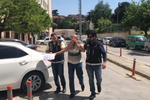 77 yaşında 16 kilogram esrarla yakalandı!