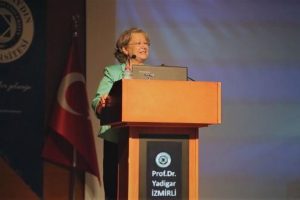Ortopedinin kalbi İA&Uuml;'de attı