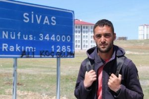 Cumhurbaşkanını g&ouml;rmek i&ccedil;in Ankara'ya y&uuml;r&uuml;yor