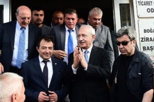 Vatandaşlar 'Adayınız İlhan Bey mi?' diye sorunca...