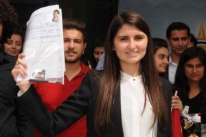 O da 18 yaşında milletvekili aday adayı oldu
