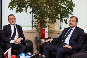 Başbakan Yardımcısı &Ccedil;avuşoğlu'ndan Bursa Ticaret ve Sanayi Odası'na ziyaret
