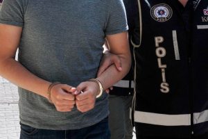 Manisa merkezli FET&Ouml; operasyonu: 4 g&ouml;zaltı