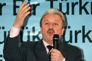 "Saadet Partisi siyasi harakiri yapıyor"