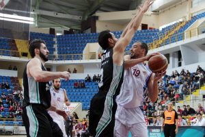 Trabzonspor evinde dağıldı