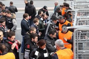 Beşiktaşlı taraftarlar TT Stadyumu'nda