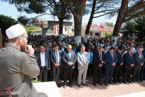 Kocadere'de katledilen 830 kişi t&ouml;renle anıldı