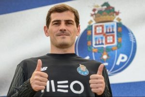 Casillas Porto ile sözleşmesini uzattı