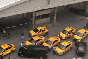 Taksicilerden UBER sürücüsüne tehdit iddiası