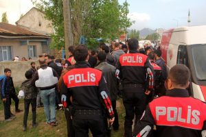 İki aşiret arasında kavga: 1 ölü, 2'si polis 14 yaralı