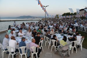 Bursa'da sahilde 'iftar' coşkusu