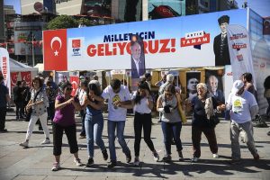 Türkiye'de seçimler öncesi demokrasi festivali